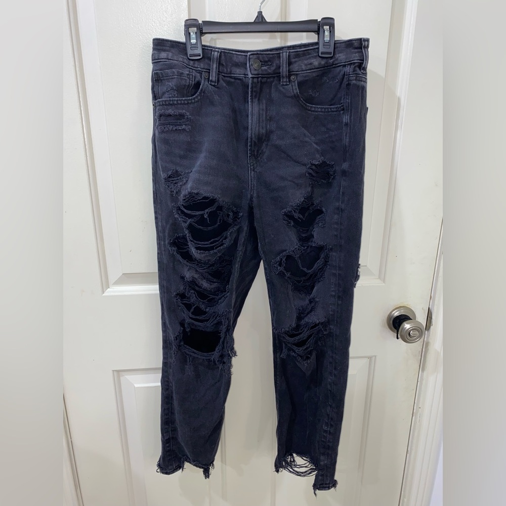 American Eagle black mom jeans